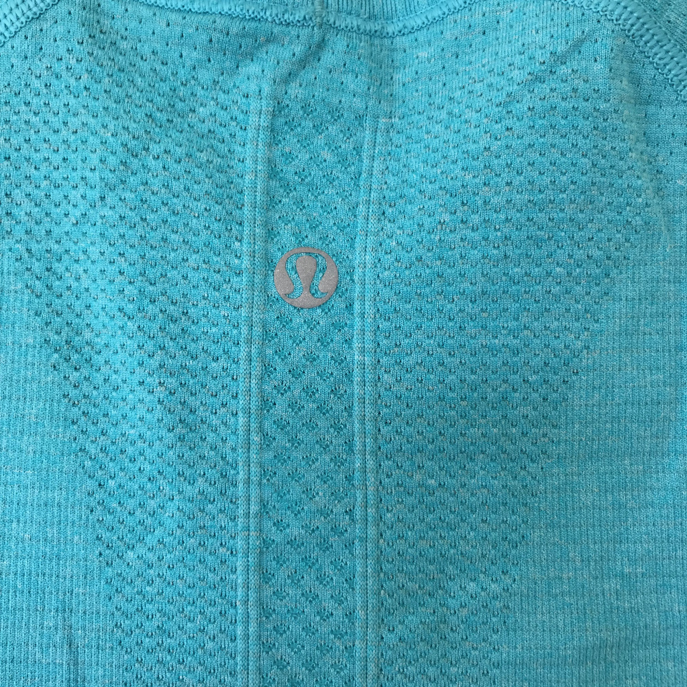 Swiftly Tech  LuluLemon T-shirt, SZ 4